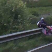 Impresionante caída de la ciclista Chloé Dygert en Imola