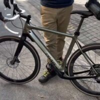 Pivot Cycles presenta su nueva Ebike de gravel E-Vault
