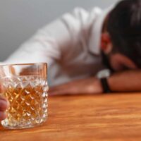 Alcohol y ciclismo : pocos beneficios y mucha leyenda urbana