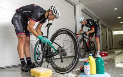 como limpian los proesionales de ciclismo la bicic