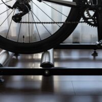 Entrenamiento de bicicleta en casa
