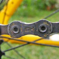 ¿Cómo reparar una cadena de la bicicleta rota?