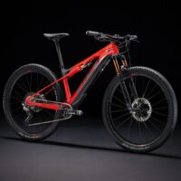 Trek E-Caliber una Ebike con suspensión integrada en el cuadro