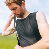 Beneficios de las camisetas interiores en ciclismo