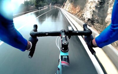 bicicleta y lluvia como sobrevivir a los cambios climaticos
