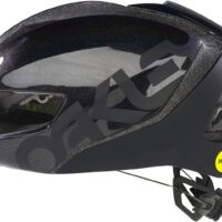 Chollo casco Oakley Aro5 Race: confort y seguridad al mejor precio