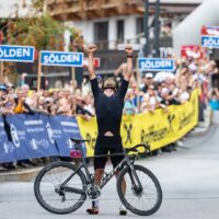 Jack Burke: El aficionado canadiense que desafía a las leyendas del ciclismo