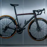 Descifrando la Specialized S-Works Tarmac SL8 personalizada de Carlos Sainz