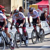 Novedades de Fichajes UAE Team Emirates 2025: Apuntalando un Gigante