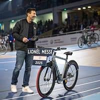 Messi entra al pelotón: La bicicleta personalizada de Leo llegará en 2025