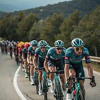 El Mercado Ciclista en España: ¿Quiénes se Quedan sin Equipo para 2025?
