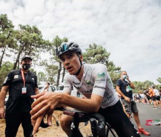 ¿Qué Pasa Entre Adam Yates Y Juan Ayuso?