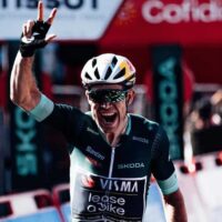 Van Aert y Vingegaard estrenan nuevas gafas Oakley: ¿El futuro de la protección ocular en el ciclismo?