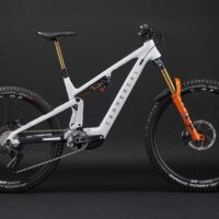 Commencal Meta Power SX 400: Potencia y agilidad para dominar el Enduro