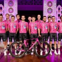 Bicicleta del Equipo Van Rysel Roubaix 2025