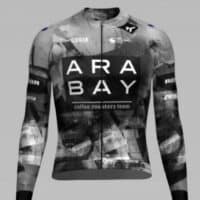 Maillot Illes Balears Arabay 2025: Nueva Piel, Misma Esencia Cafetera para la Temporada Ciclista