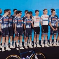 Soudal Quick-Step se presenta en Calpe para la Temporada 2025: Evenepoel Presente en Espíritu, Landa Lidera la Carga