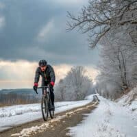 Gana Vatios Este Invierno: La Guía Definitiva para Ciclistas