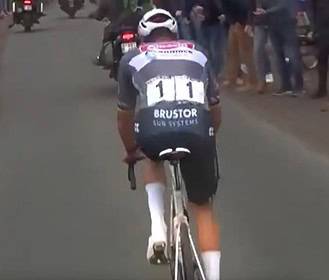 Multan Con 350€ Al Espectador Que Escupió A Van Der Poel 1 Multan Con 350€ Al Espectador Que Escupió A Van Der Poel