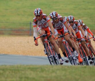 Relajarse Después De Una Carrera Ciclista