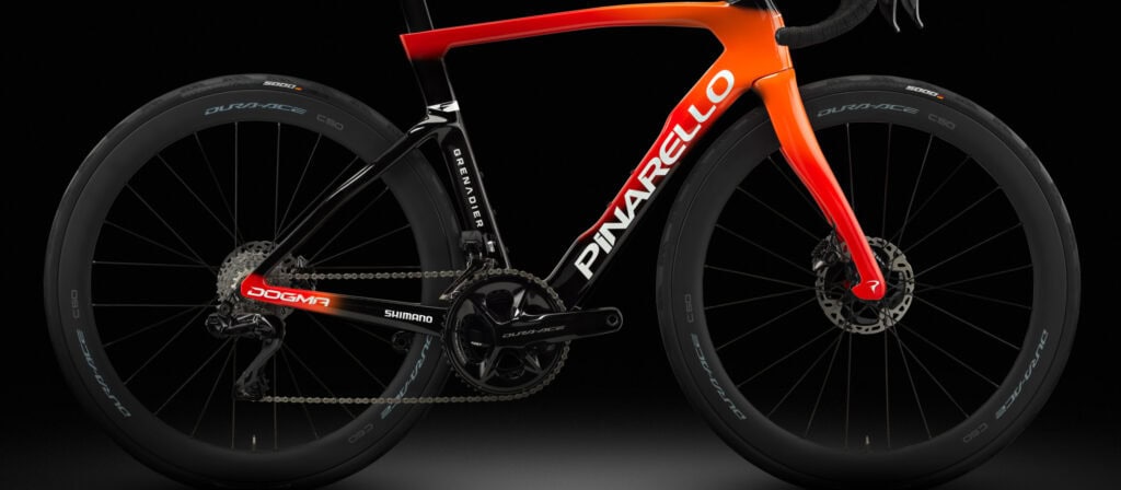 El matrimonio Pinarello Ineos en el aire