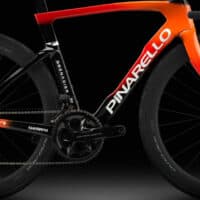 El matrimonio Pinarello Ineos en el aire