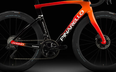 El matrimonio Pinarello Ineos en el aire